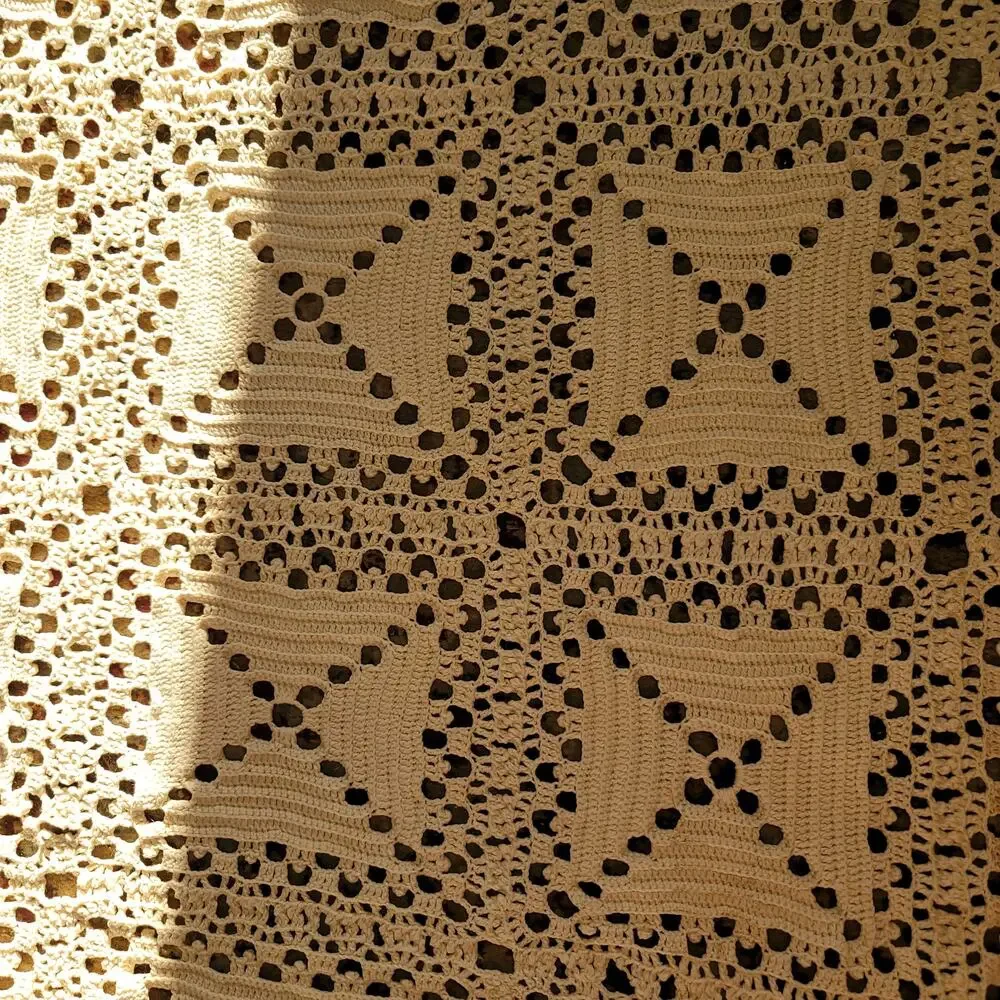 Vintage handmade crochet Coverlet square 77x100 cream bedspread